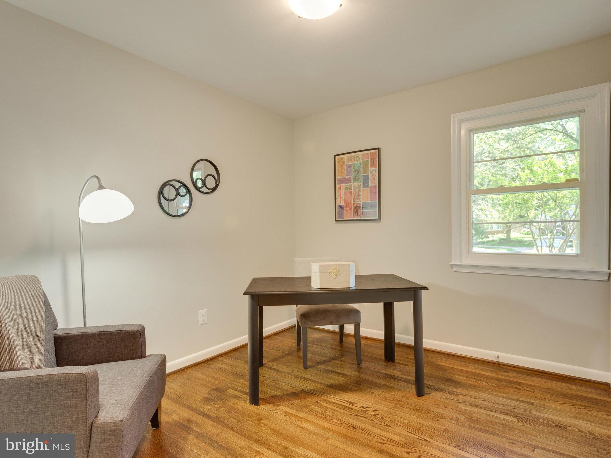 7120 Dryburgh Court Springfield, VA 22152 - Photo 17 of 30 3 Bedrooms on the Main Level with Neutral Features