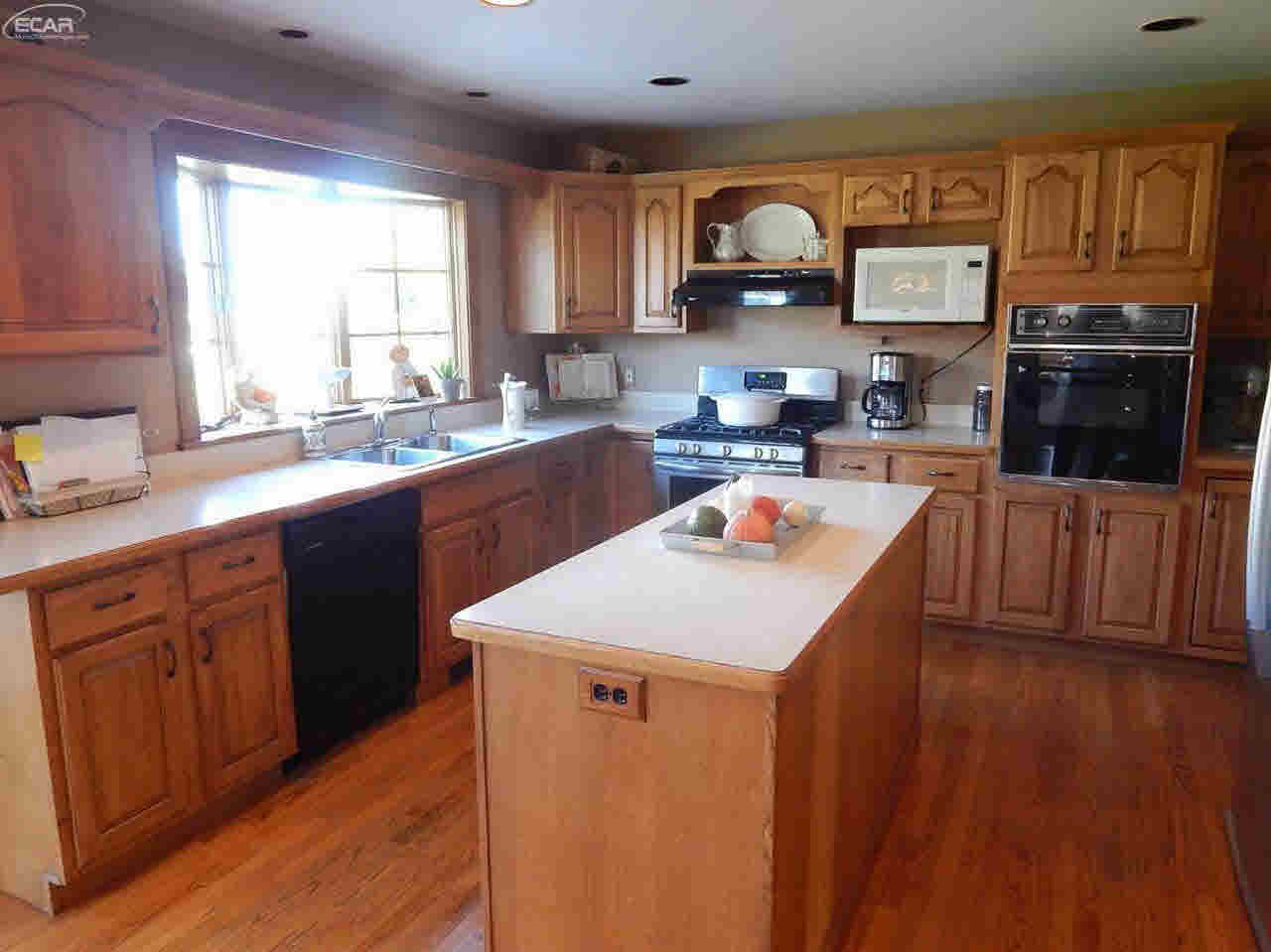 12401 Coolidge Road Goodrich, MI 48438 - Photo 9 of 36 21234437-8.JPG