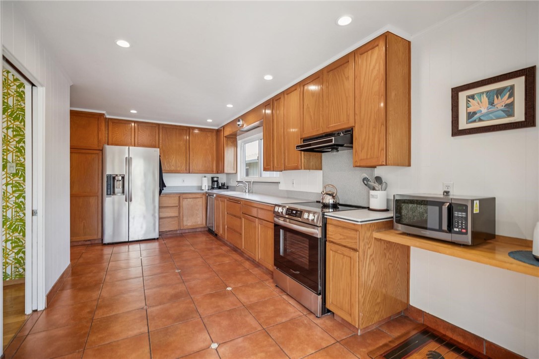 632 Waterview Alameda, CA 94501 - Photo 21 of 57 Generous kitchen