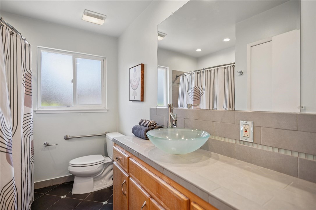 632 Waterview Alameda, CA 94501 - Photo 36 of 57 Hall Bathroom