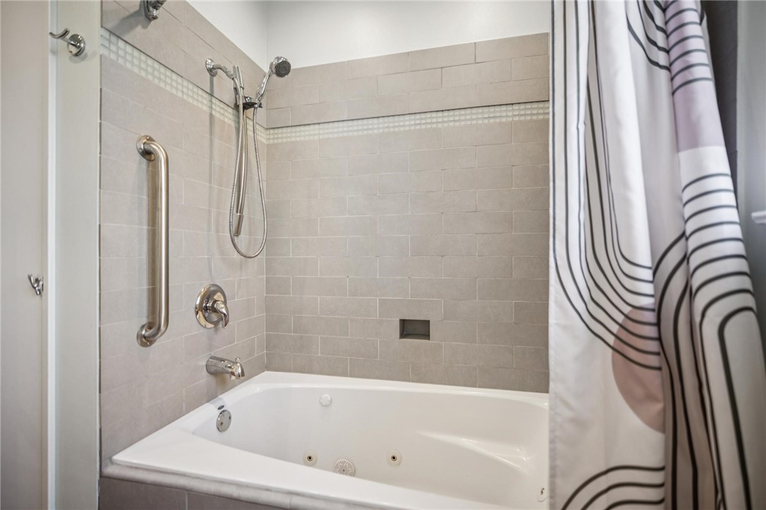 632 Waterview Alameda, CA 94501 - Photo 38 of 57 and jacuzzi tub!