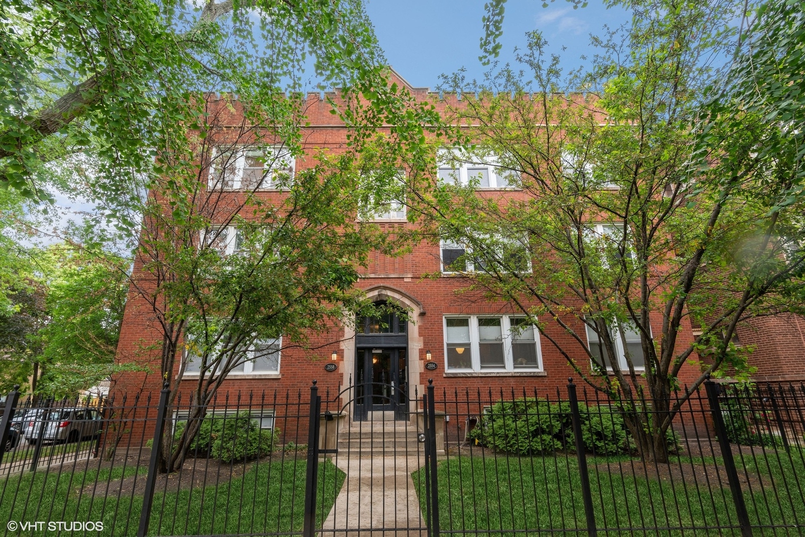 2558 West Wilson Avenue, Unit 3, Chicago, IL 60625 Compass