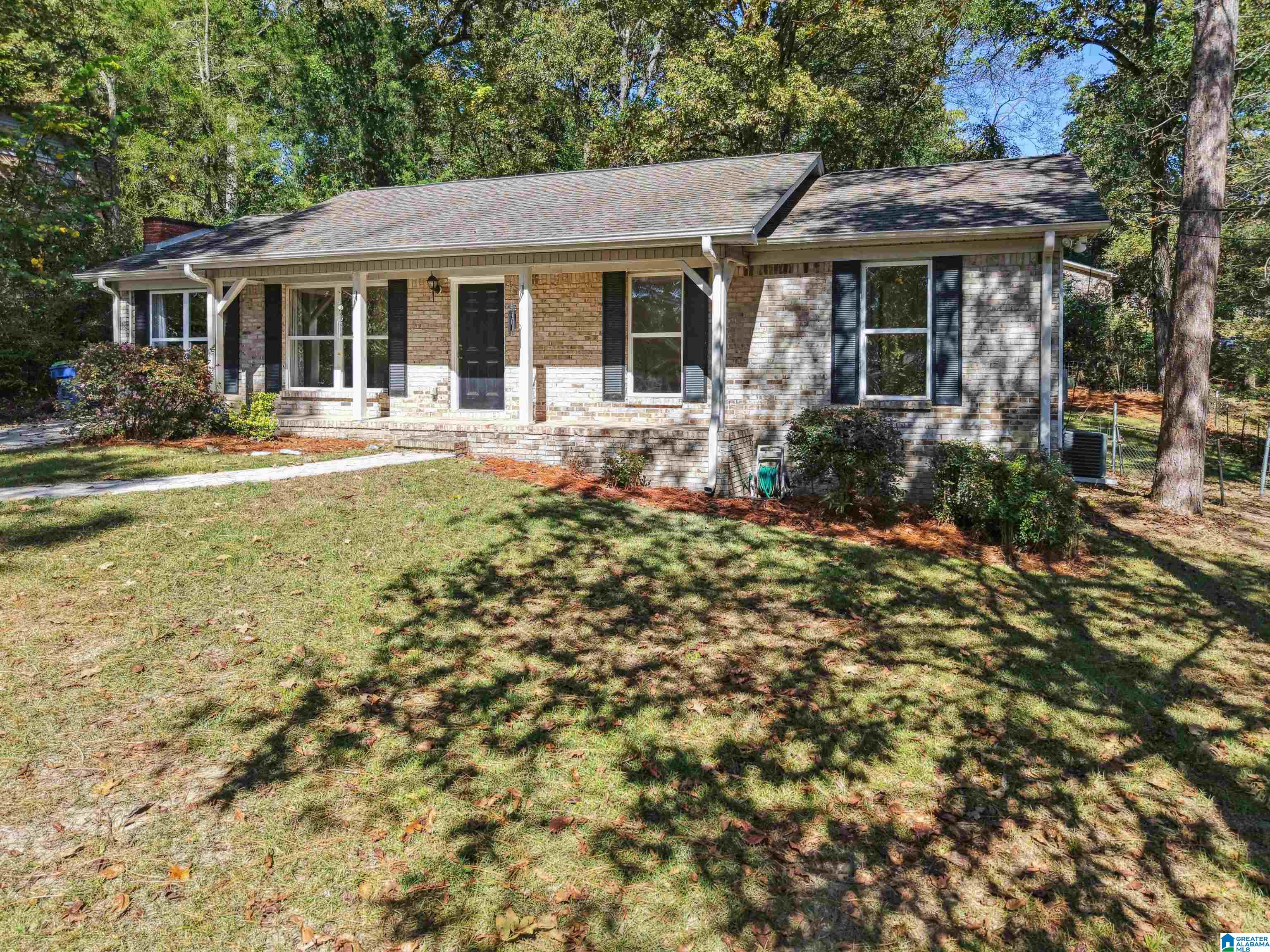 1238 Bennett Drive Alabaster, AL 35007 - Photo 2 of 43