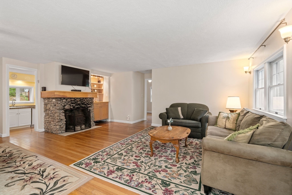 30 Stonebridge Road Wayland, MA 01778 - Photo 8 of 33