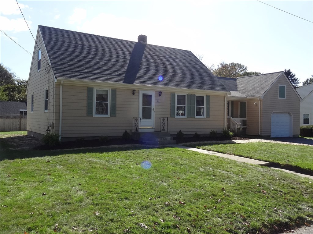 44 Greylock Road Bristol, RI 02809 - Photo 3 of 23