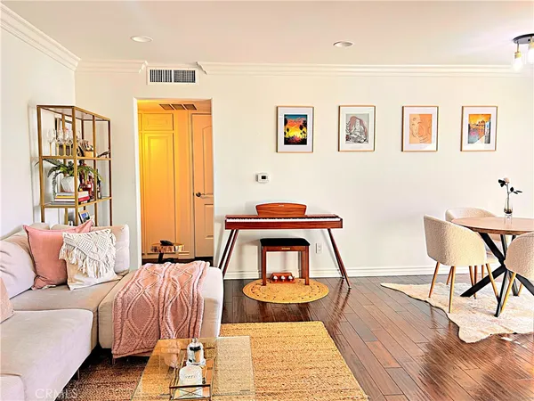 $2,995 | 4466 Coldwater Canyon Avenue, Unit 101, Studio City, CA 91604