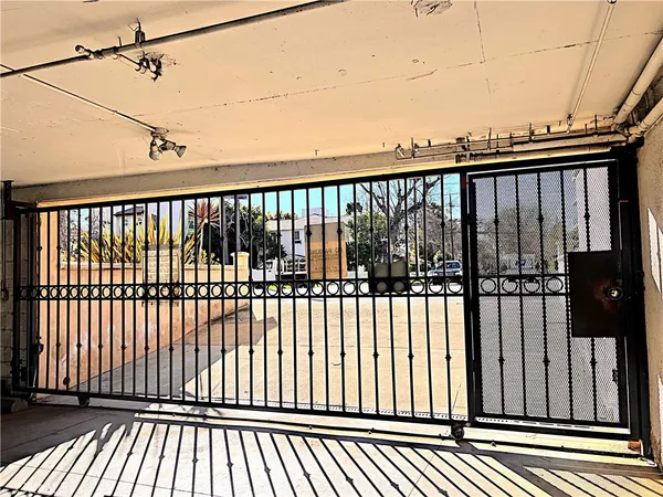 $2,995 | 4466 Coldwater Canyon Avenue, Unit 101, Studio City, CA 91604