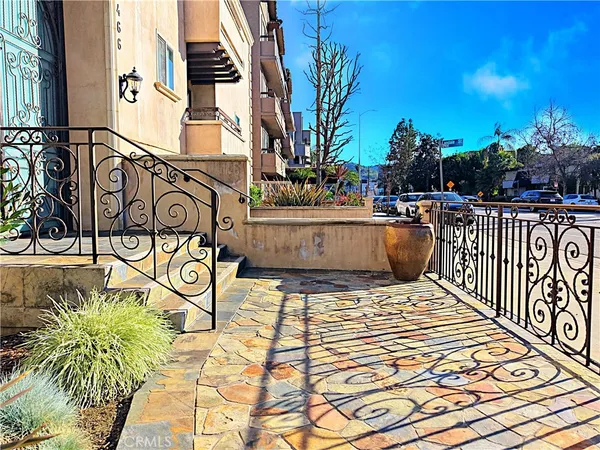 $2,995 | 4466 Coldwater Canyon Avenue, Unit 101, Studio City, CA 91604