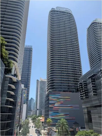 $3,300 | 55 Southwest 9th Street, Unit 3702, Miami, FL 33130