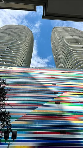 $3,300 | 55 Southwest 9th Street, Unit 3702, Miami, FL 33130