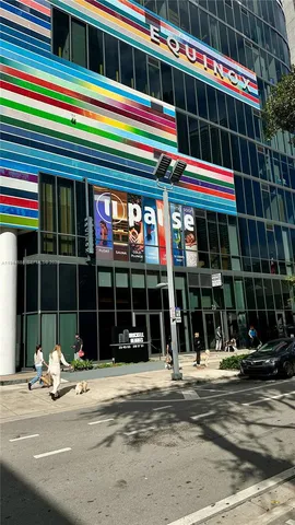 $3,300 | 55 Southwest 9th Street, Unit 3702, Miami, FL 33130