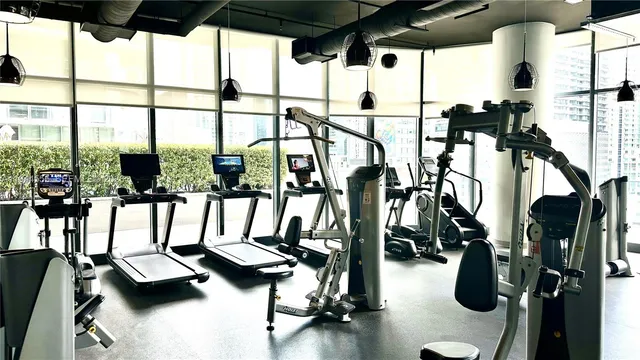 $3,300 | 55 Southwest 9th Street, Unit 3702, Miami, FL 33130