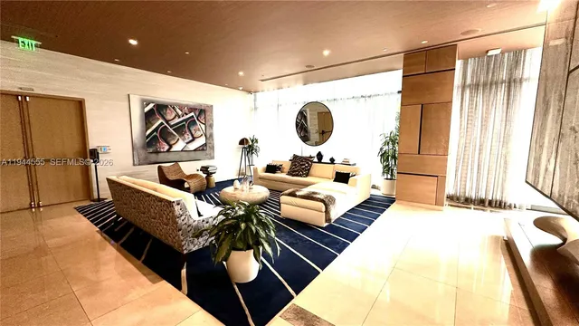 $3,300 | 55 Southwest 9th Street, Unit 3702, Miami, FL 33130