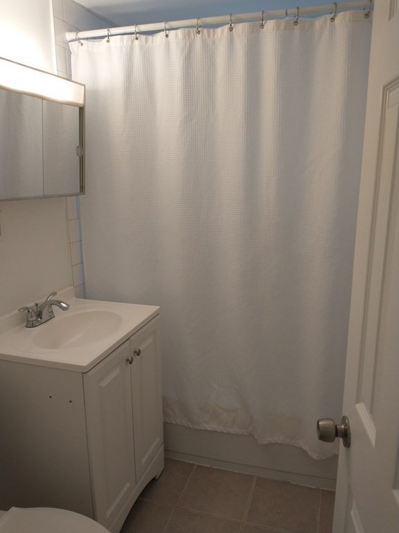 41 Westgate Road, Unit 1 Chestnut Hill, MA 02467 - Photo 7 of 12 Gallery Image 7