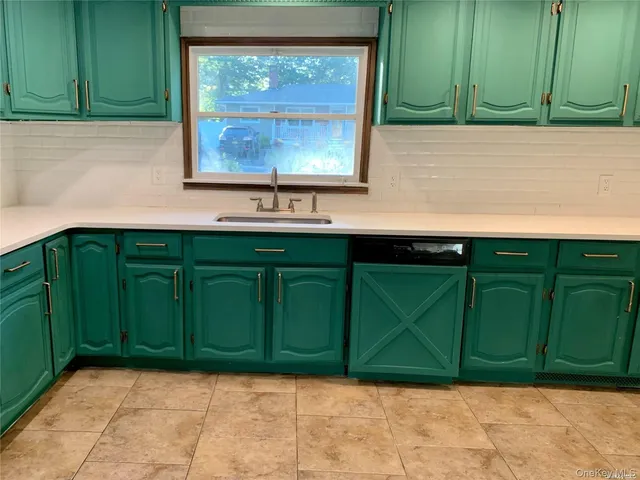 $4,750 | 1671 Claas Avenue, Holbrook, NY 11741