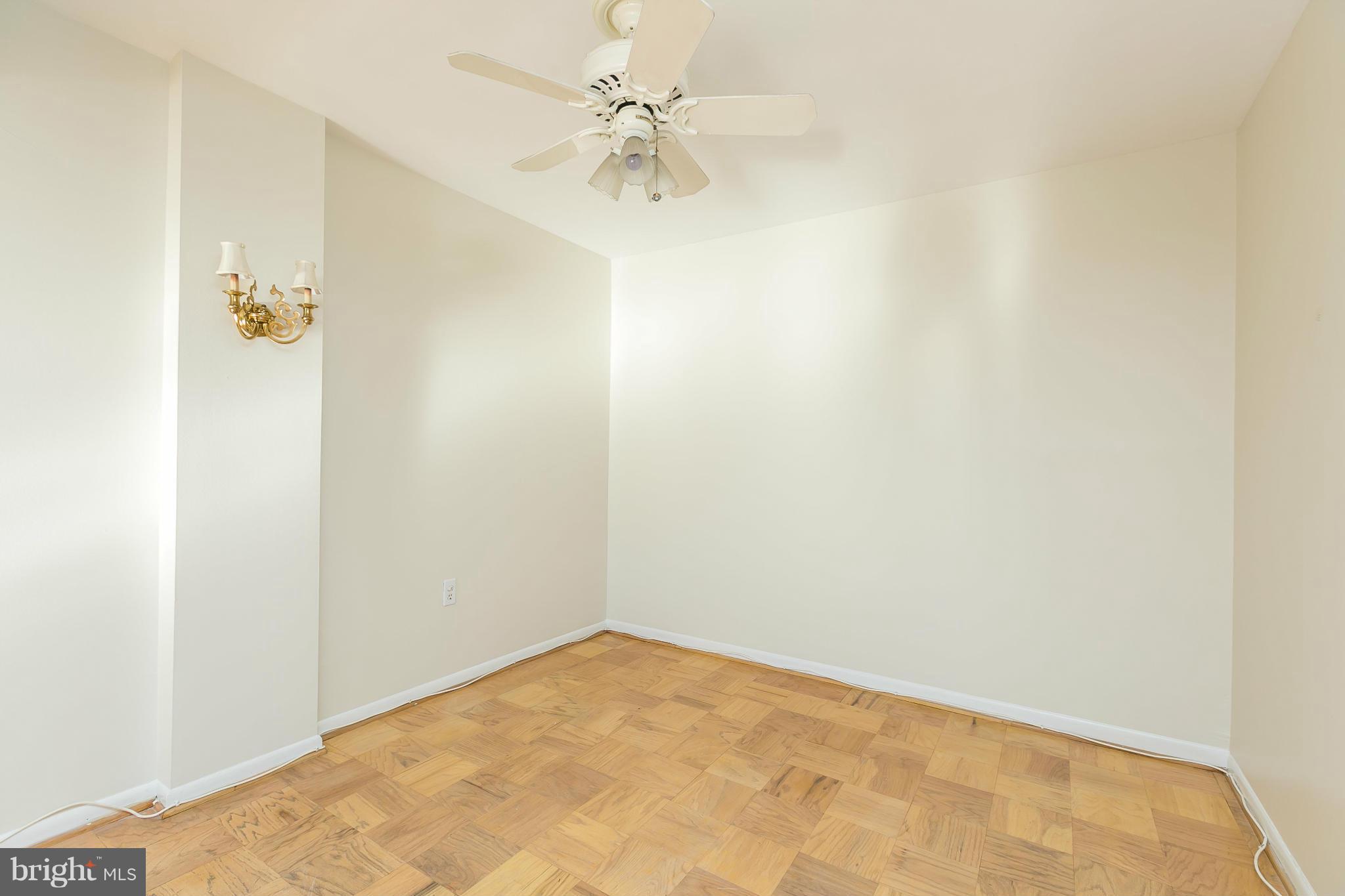 200 Cross Keys Road, Unit R22 Baltimore, MD 21210 - Photo 15 of 30 Dining Room