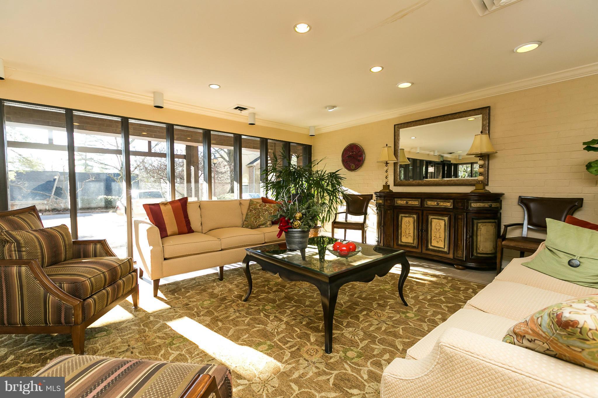 200 Cross Keys Road, Unit R22 Baltimore, MD 21210 - Photo 28 of 30 Lobby
