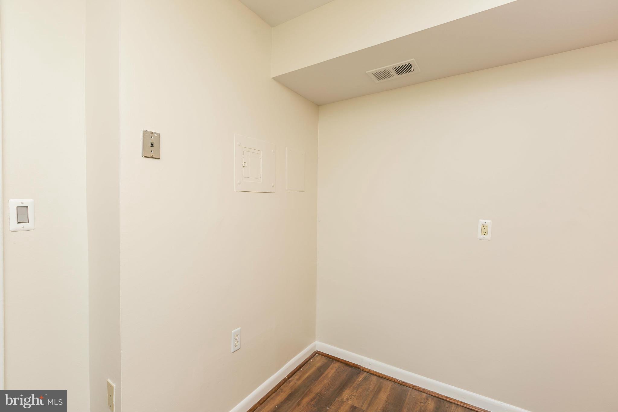 200 Cross Keys Road, Unit R22 Baltimore, MD 21210 - Photo 6 of 30 Kitchen
