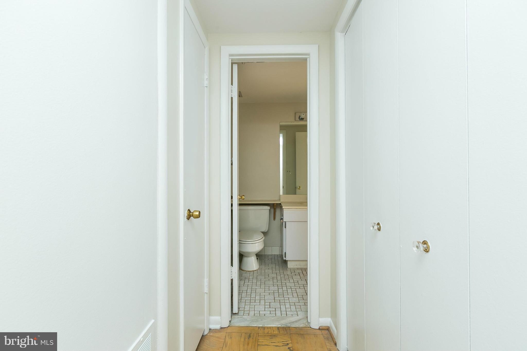 200 Cross Keys Road, Unit R22 Baltimore, MD 21210 - Photo 7 of 30 Interior (General)