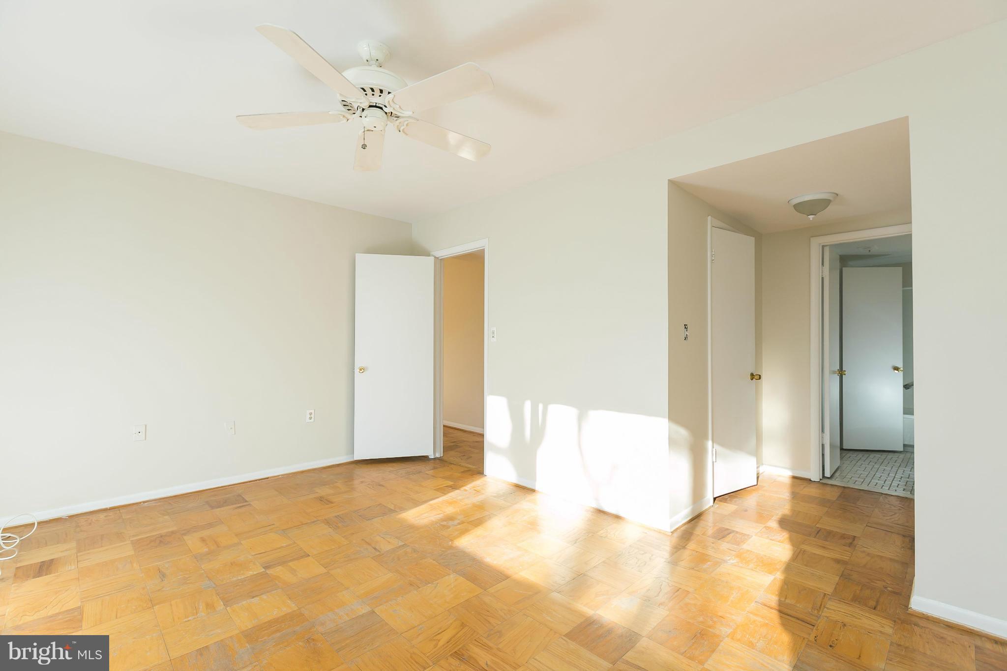 200 Cross Keys Road, Unit R22 Baltimore, MD 21210 - Photo 9 of 30 Bedroom (Master)