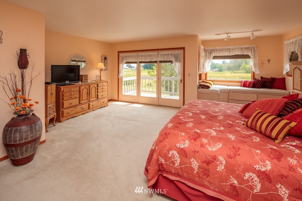 621 East Smith Road Bellingham, WA 98226 - Photo 14 of 25