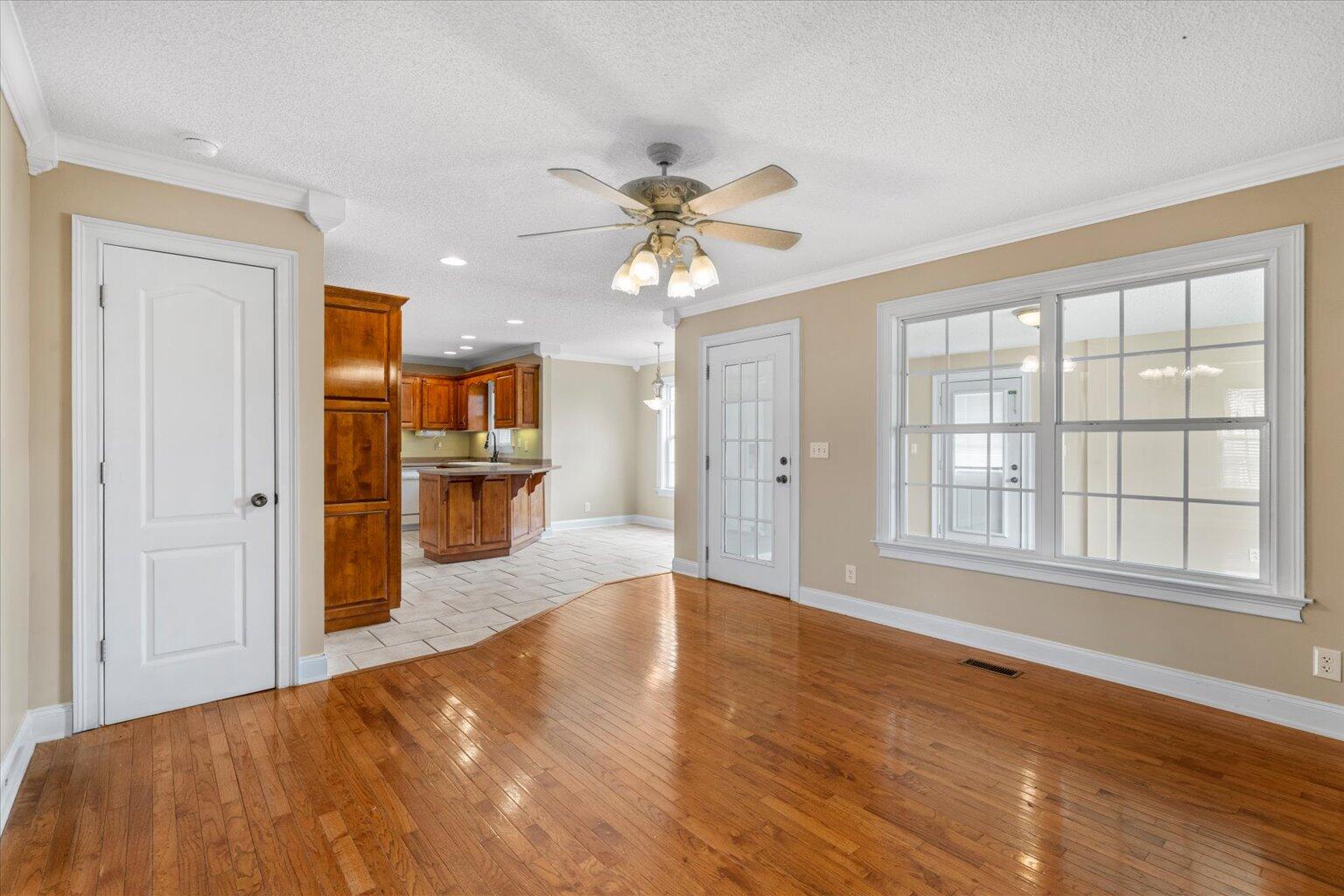 29 Chandler's Ridge Drive Chatsworth, GA 30705 - Photo 7 of 58 07-DSC00480