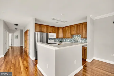 $465,000 | 1601 Ladue Court, Unit 305, Woodbridge, VA 22191