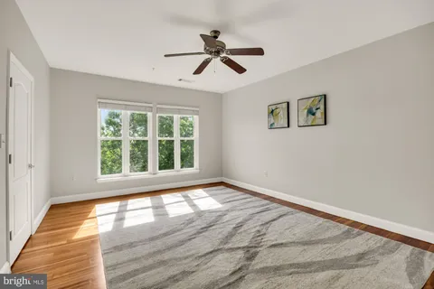 $465,000 | 1601 Ladue Court, Unit 305, Woodbridge, VA 22191