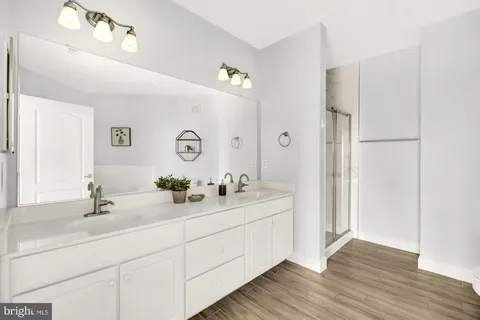$465,000 | 1601 Ladue Court, Unit 305, Woodbridge, VA 22191