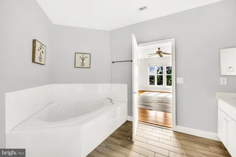 $465,000 | 1601 Ladue Court, Unit 305, Woodbridge, VA 22191