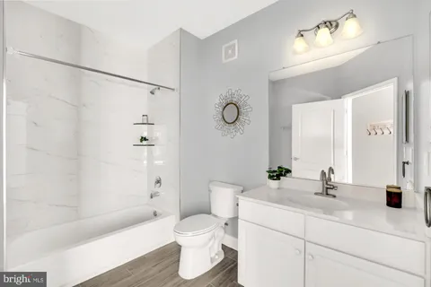 $465,000 | 1601 Ladue Court, Unit 305, Woodbridge, VA 22191