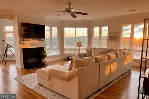 $465,000 | 1601 Ladue Court, Unit 305, Woodbridge, VA 22191