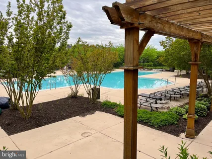 $465,000 | 1601 Ladue Court, Unit 305, Woodbridge, VA 22191