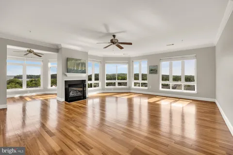 $465,000 | 1601 Ladue Court, Unit 305, Woodbridge, VA 22191
