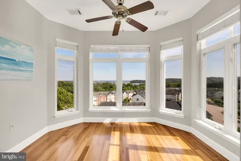$465,000 | 1601 Ladue Court, Unit 305, Woodbridge, VA 22191