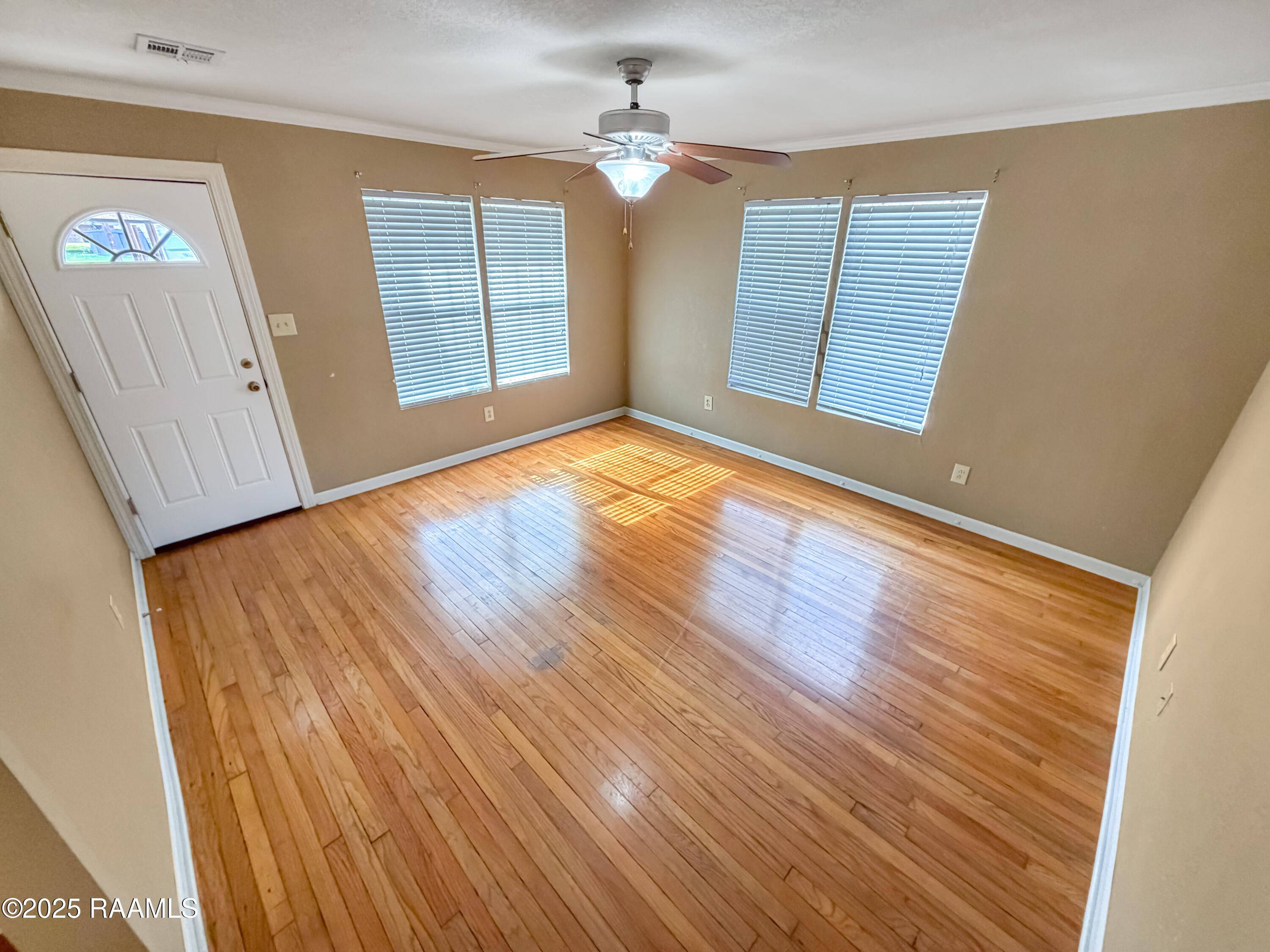 100 Virginia Lafayette, LA 70507 - Photo 4 of 32 Living Room
