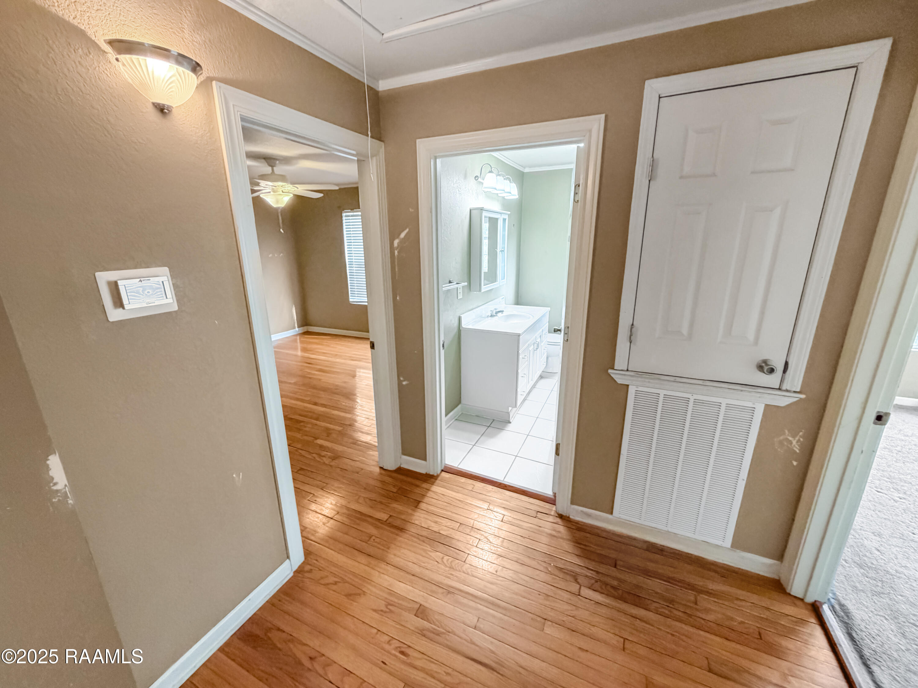 100 Virginia Lafayette, LA 70507 - Photo 10 of 32 Landing Area - Between Guest Bedrooms