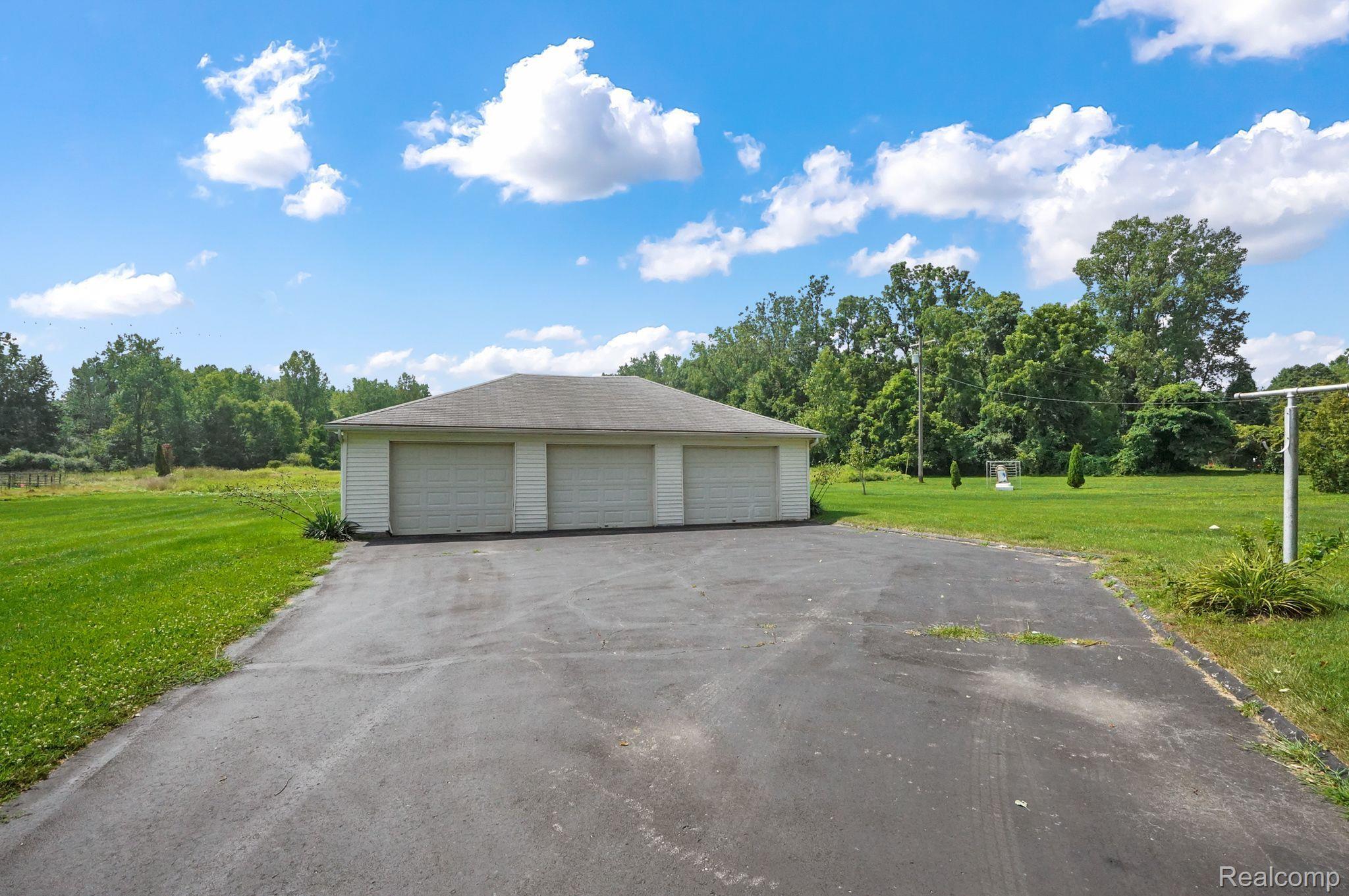 30753 West Road New Boston, MI 48164 - Photo 18 of 21 Gallery Image 18