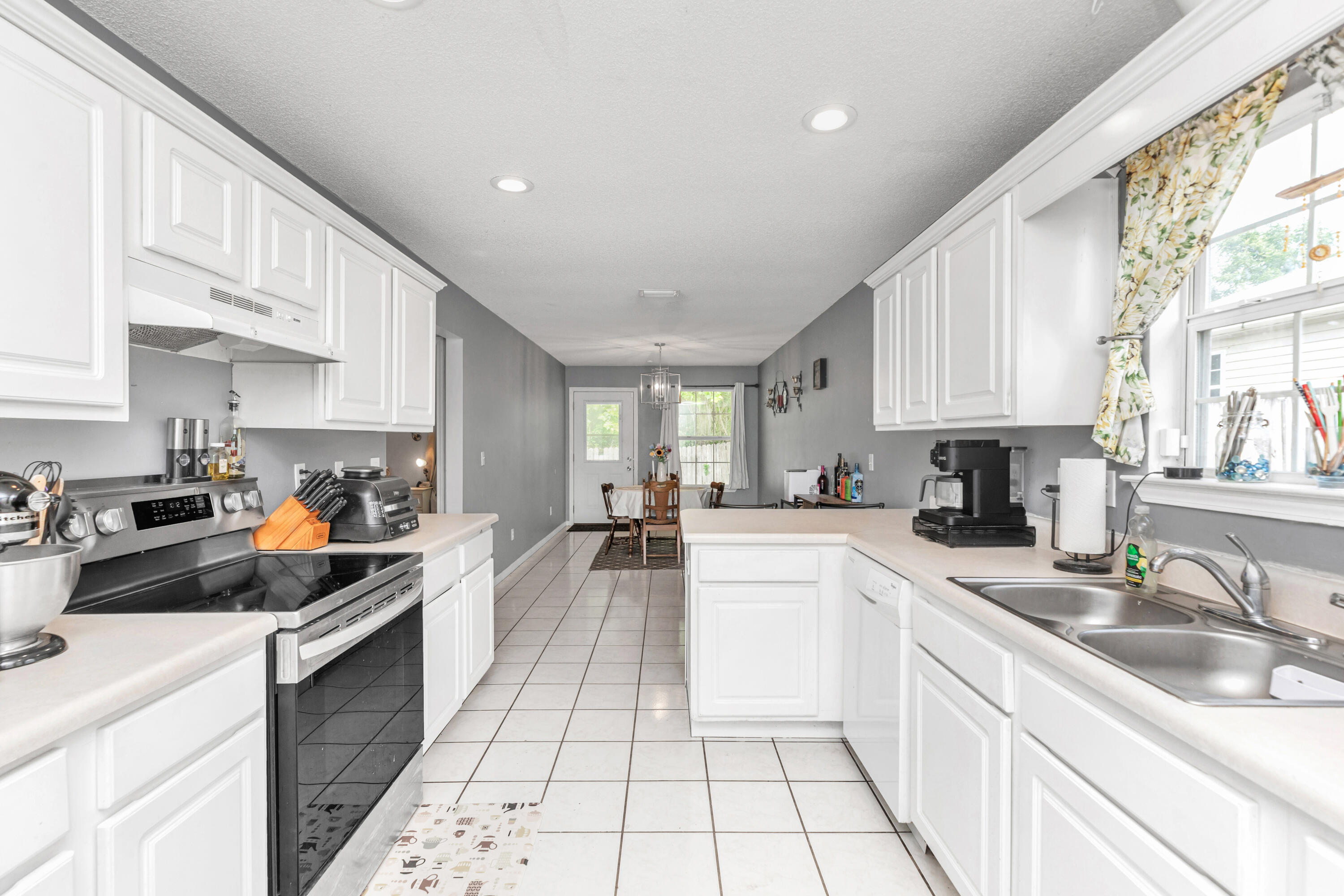 16 Cactus Road Mary Esther, FL 32569 - Photo 12 of 35 147A9138
