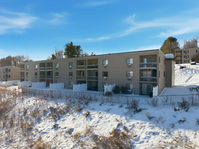 $239,900 | 75 Treetop Circle, Unit 21, Laconia, NH 03246
