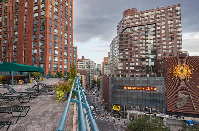 a close up view of a washer and dryer