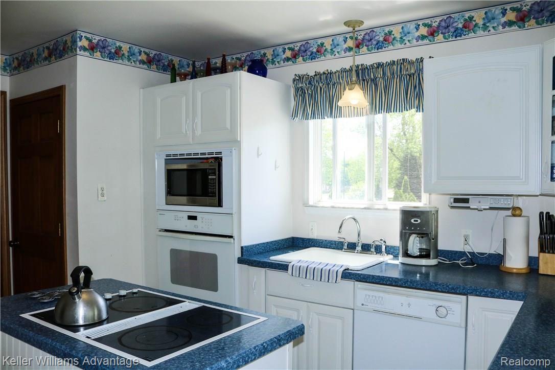 20105 Farmington Road Livonia, MI 48152 - Photo 19 of 61 F16.jpg