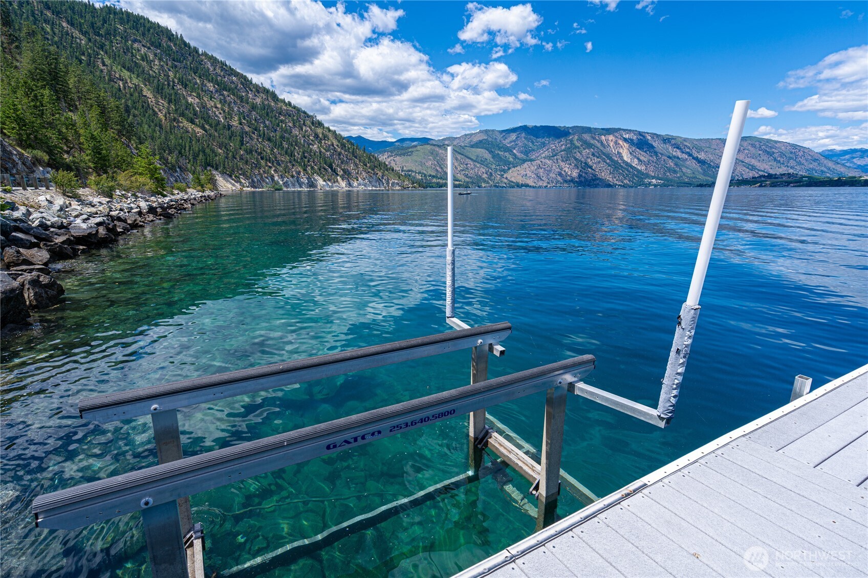 4620 South Lakeshore Road Chelan, WA 98816 - Photo 20 of 40 a view of a balcony with an outdoor space