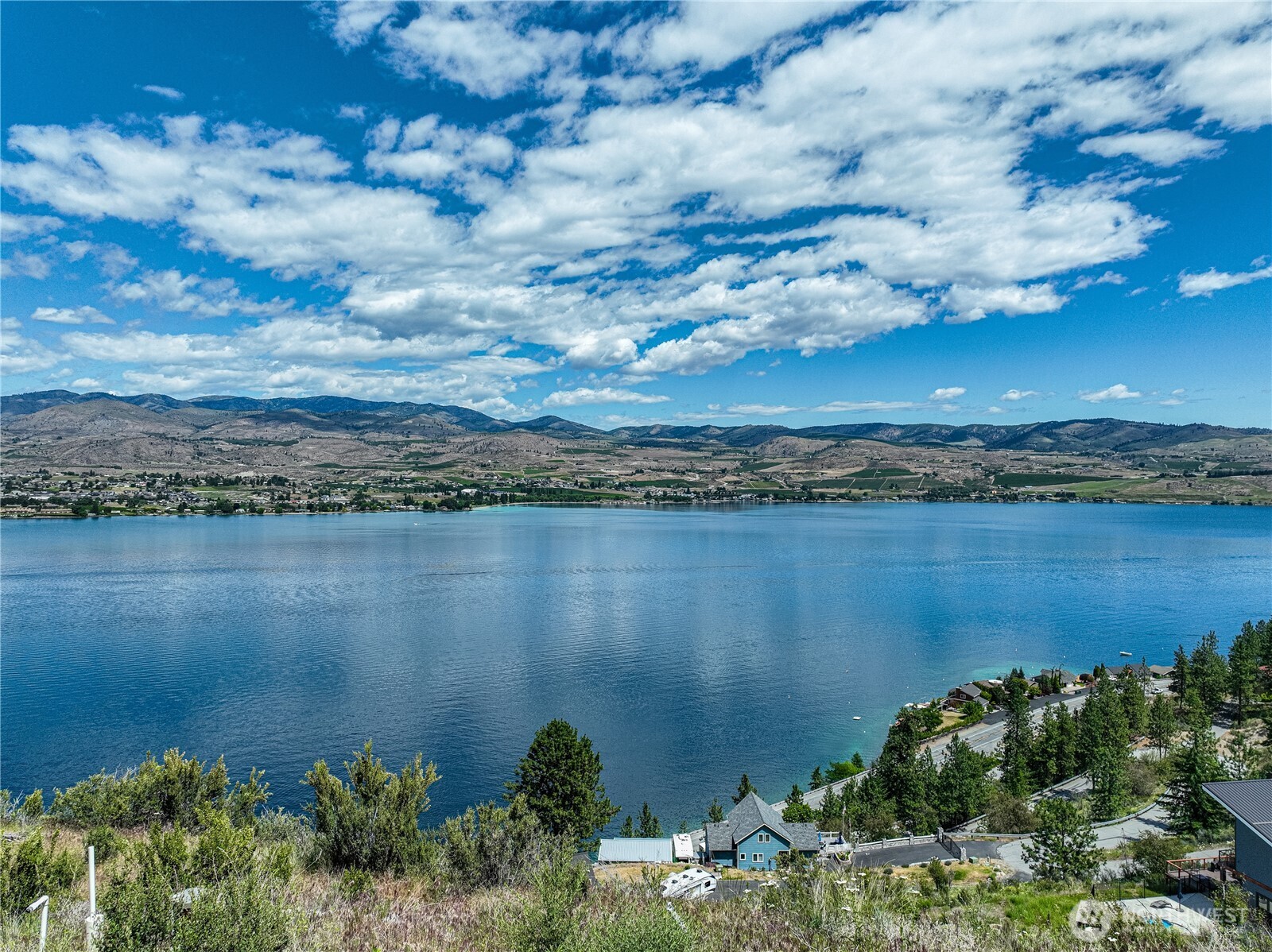 4620 South Lakeshore Road Chelan, WA 98816 - Photo 8 of 40 a view of a lake