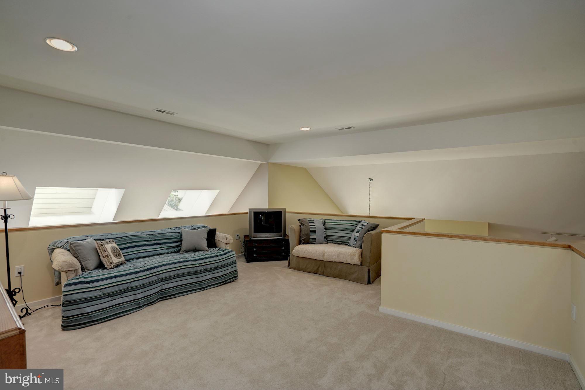 1409 Belcastle Court Reston, VA 20194 - Photo 22 of 29 Family Room