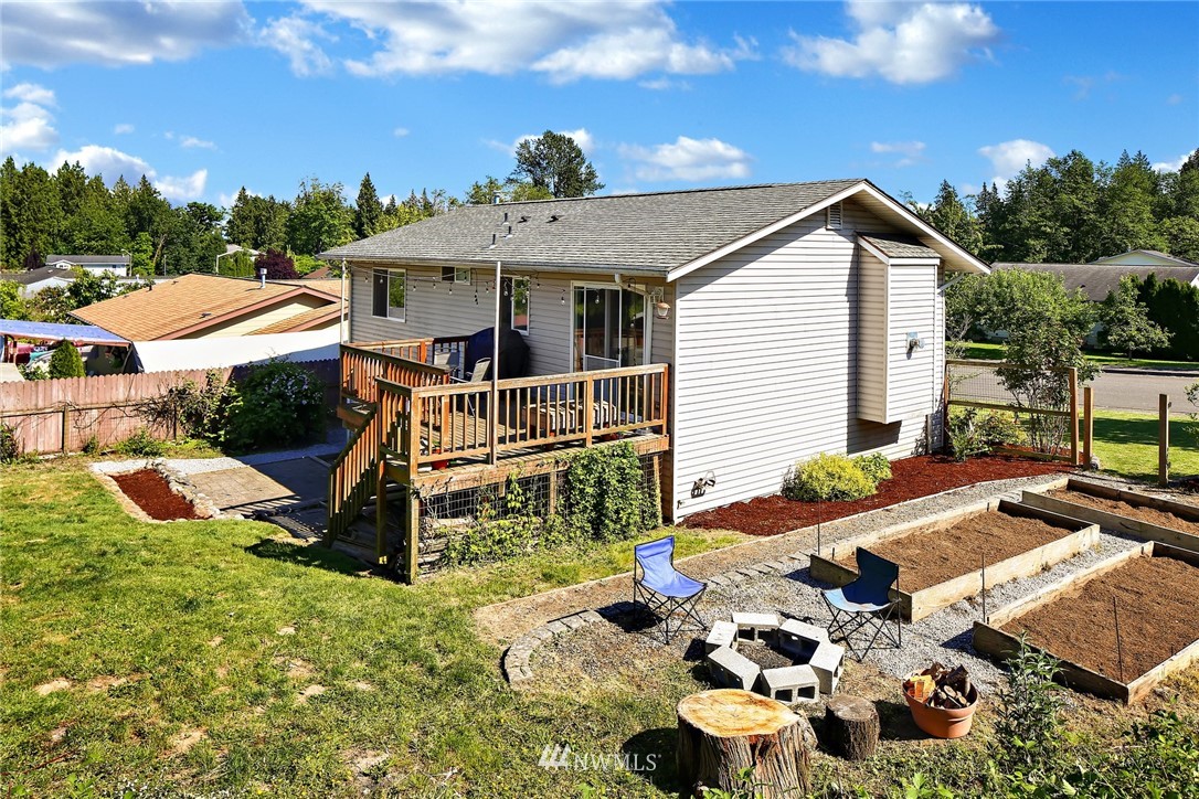 2394 Nicholas Road Ferndale, WA 98248 - Photo 3 of 24