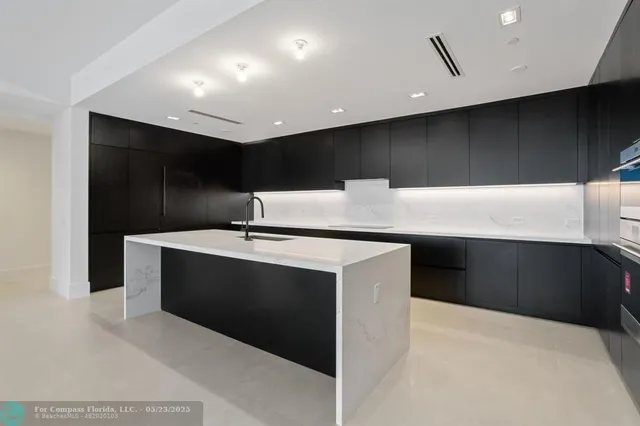 $2,995,000 | 160 Isle Of Venice Drive, Unit 203, Fort Lauderdale, FL 33301