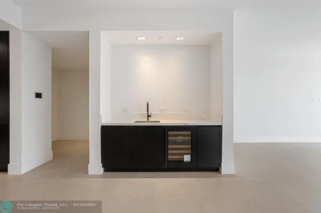 $2,995,000 | 160 Isle Of Venice Drive, Unit 203, Fort Lauderdale, FL 33301