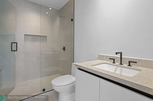 $2,995,000 | 160 Isle Of Venice Drive, Unit 203, Fort Lauderdale, FL 33301