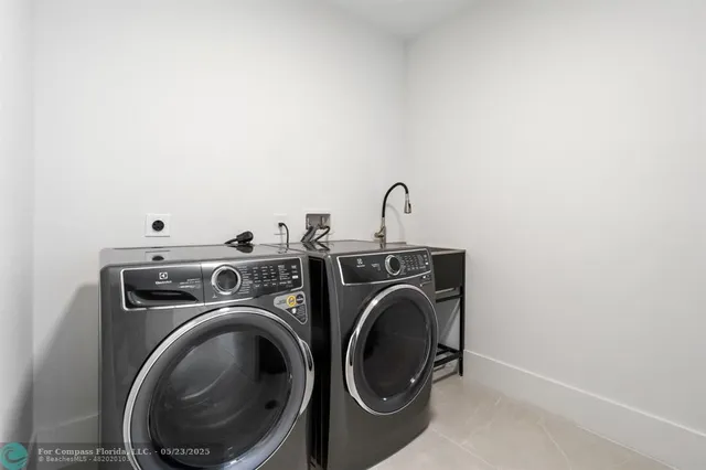 $2,995,000 | 160 Isle Of Venice Drive, Unit 203, Fort Lauderdale, FL 33301